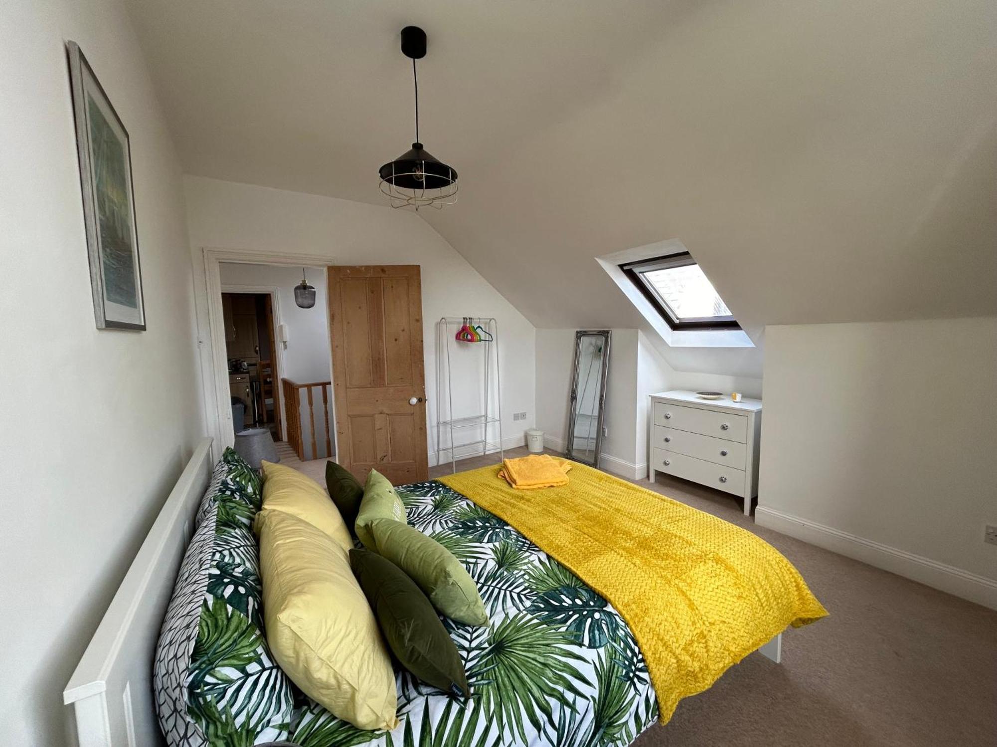 Seaside Rentals Bournemouth - 2Br, Upto 6Ppl, Beach 3 Min Walk, Dogs Ok, Wifi, Park 2 Cars Dış mekan fotoğraf