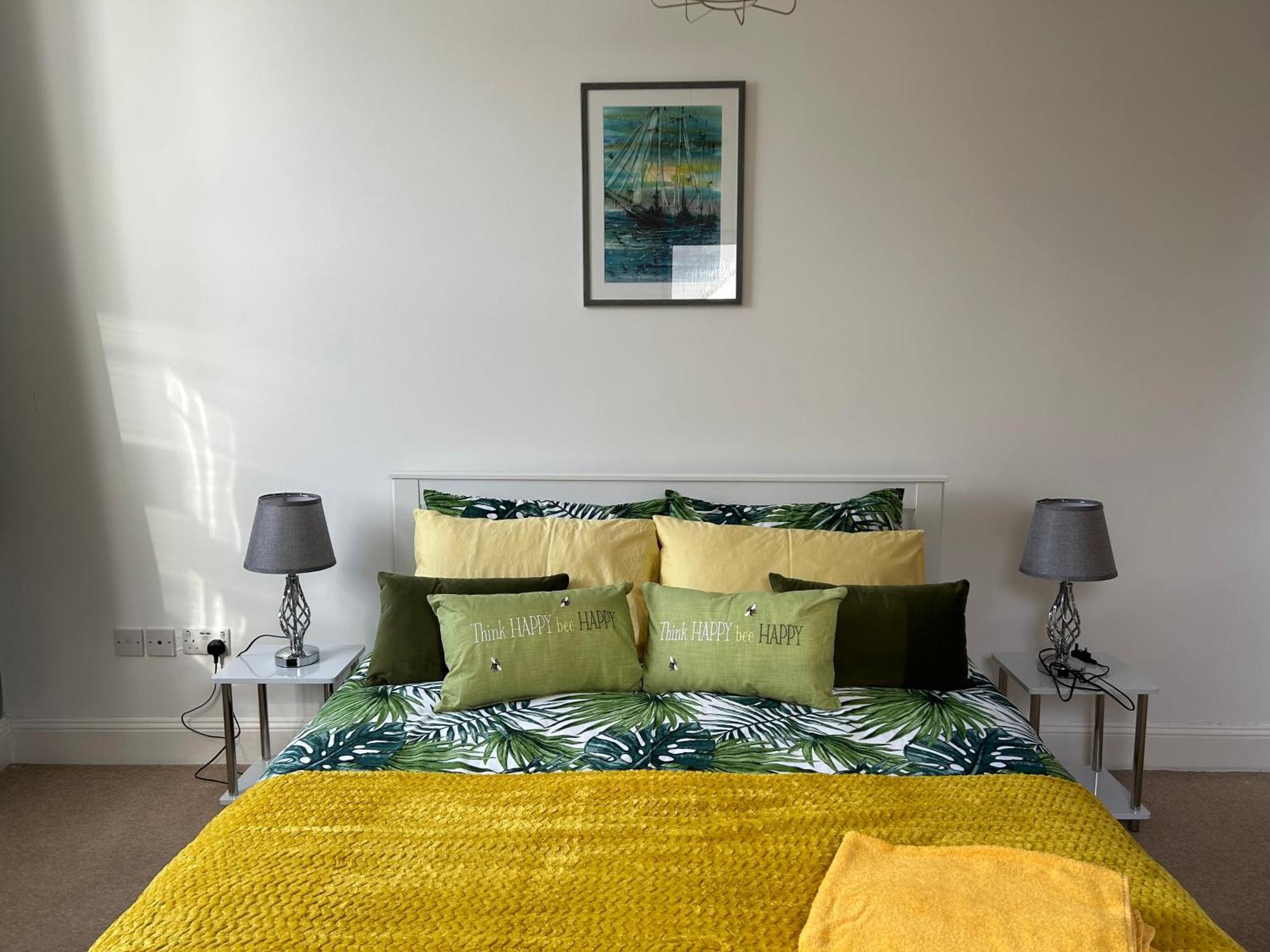 Seaside Rentals Bournemouth - 2Br, Upto 6Ppl, Beach 3 Min Walk, Dogs Ok, Wifi, Park 2 Cars Dış mekan fotoğraf