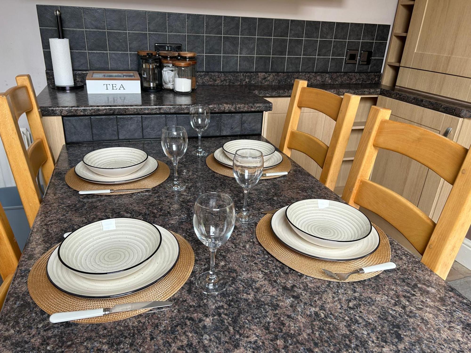 Seaside Rentals Bournemouth - 2Br, Upto 6Ppl, Beach 3 Min Walk, Dogs Ok, Wifi, Park 2 Cars Dış mekan fotoğraf